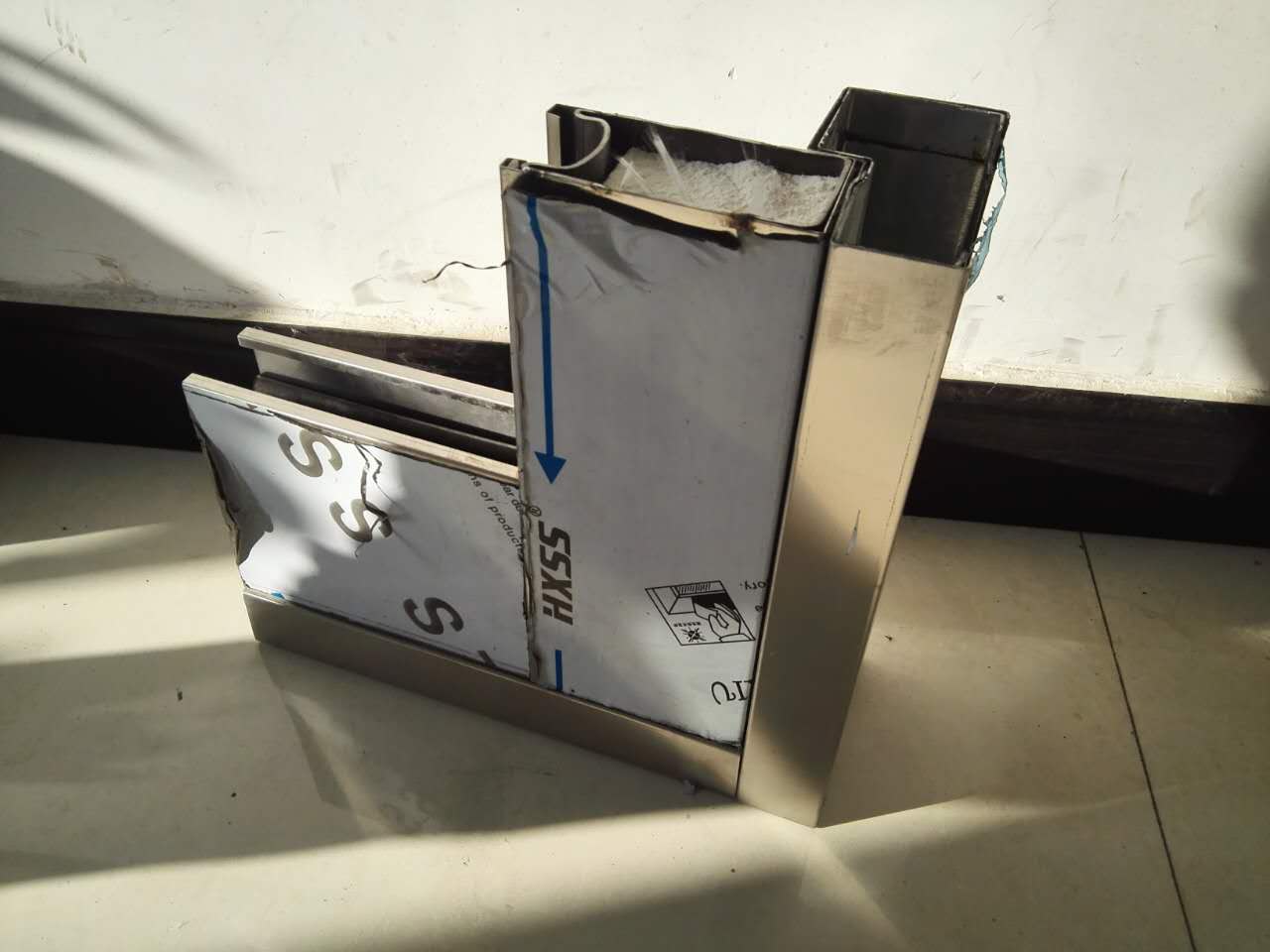 玻璃防火門結(jié)構(gòu)圖